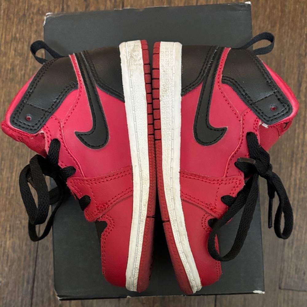 Jordan 1 Mid - Picture 4 of 10
